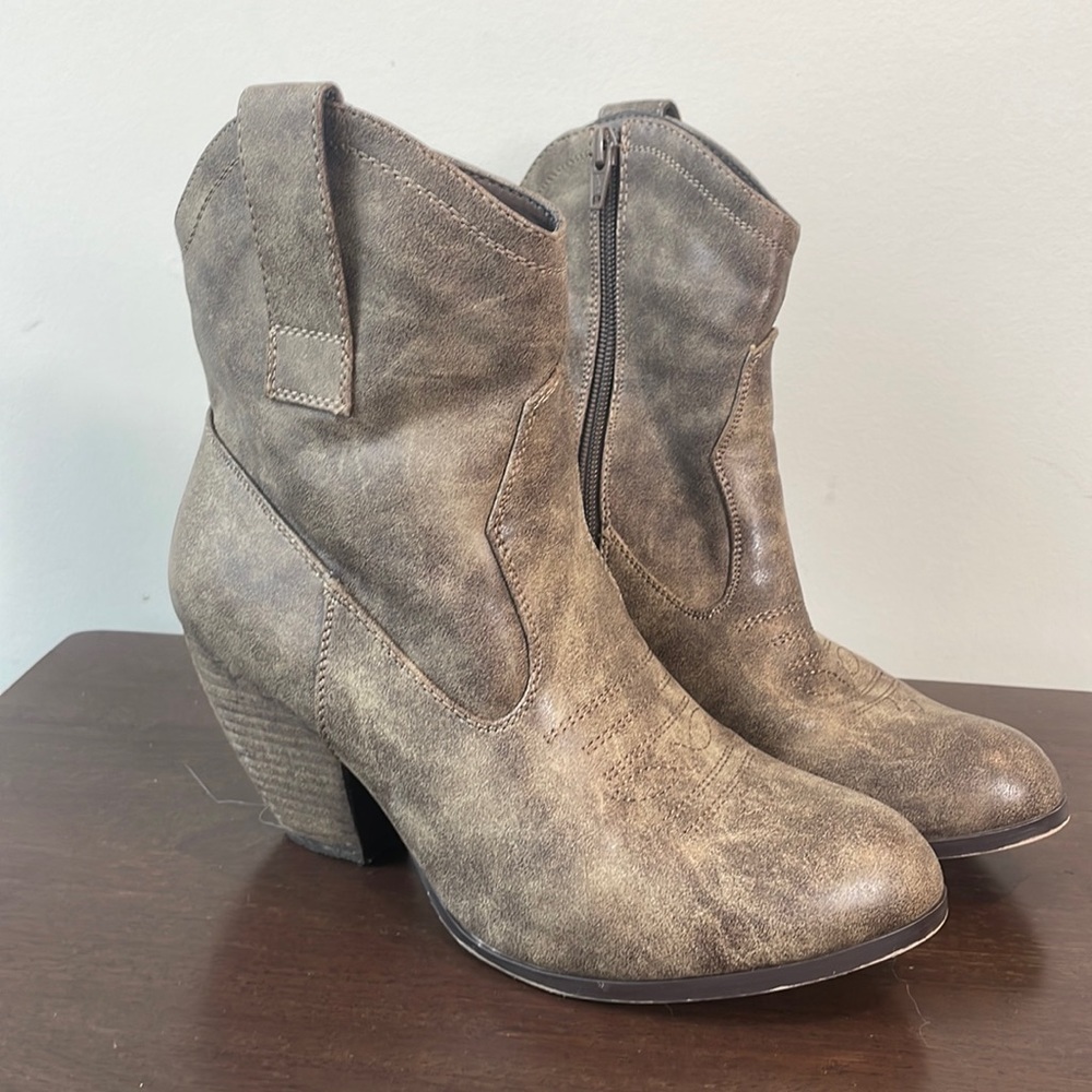 Cato western heeled booties women size 9M